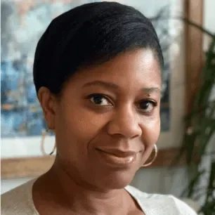 Steffanie Roach
